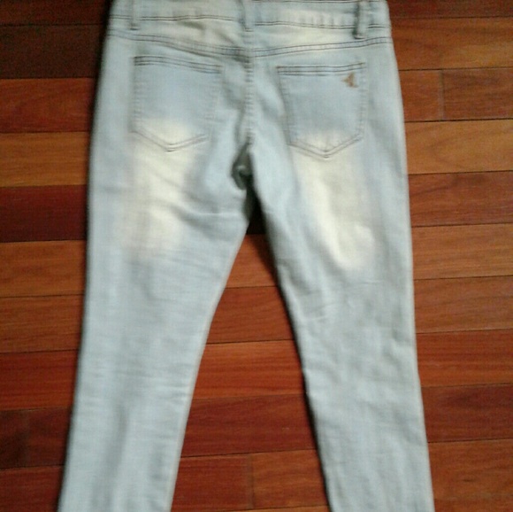 VIP | HPπDistressed Knee Blow-Out Jeans - Picture 3 of 7